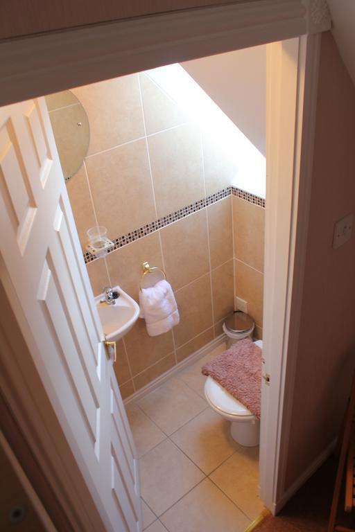 Marchfield Guest House เอดินบะระ ภายนอก รูปภาพ